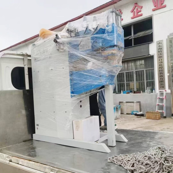 炬源焊接设备双头单面无痕点焊机发货现场