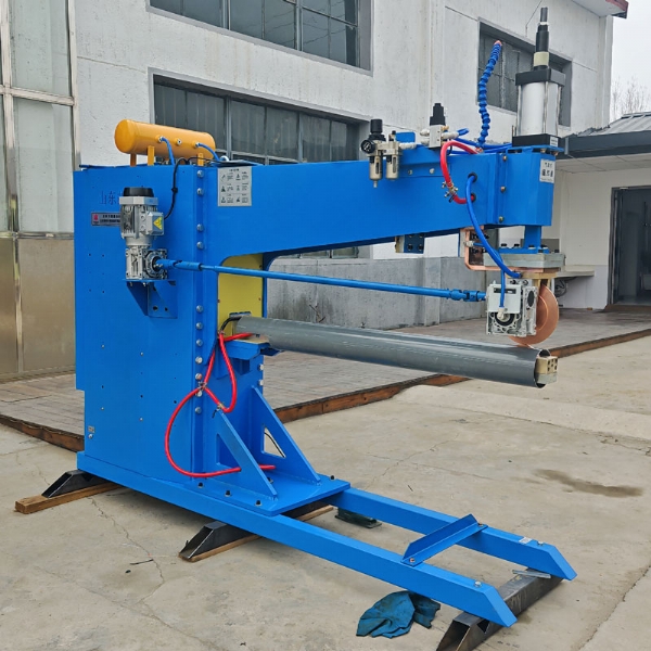 桶身直缝滚焊机山东炬源不锈钢水箱水桶中缝电阻缝焊机